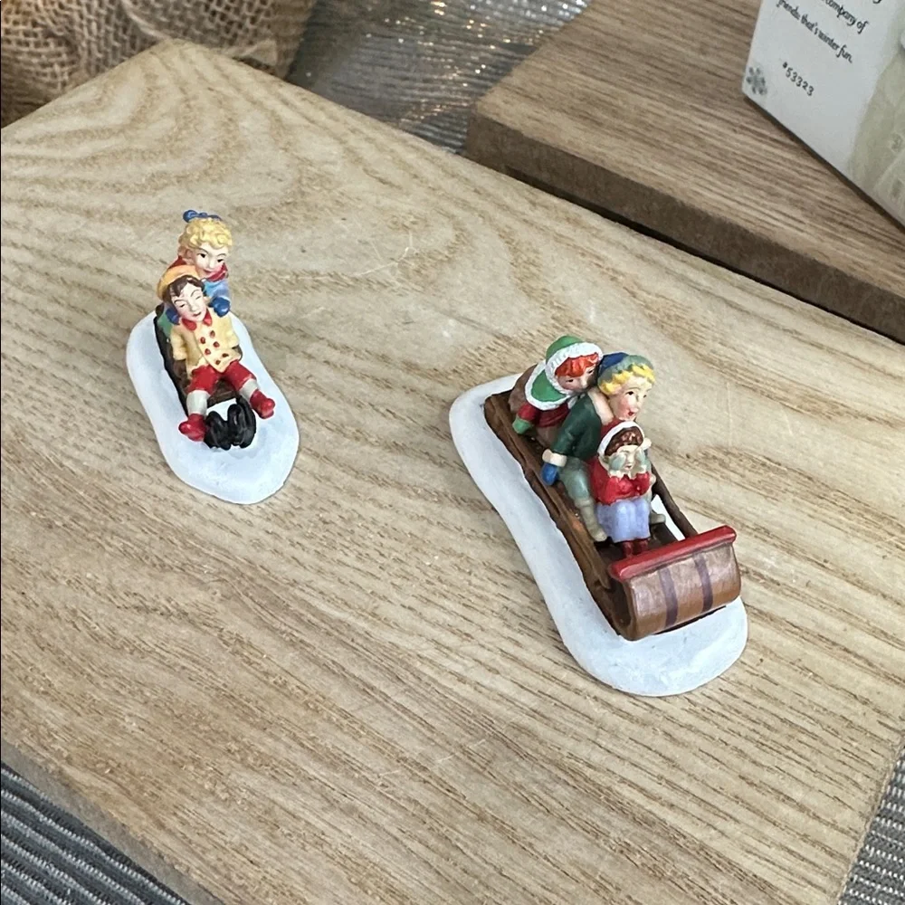 Department 56 Seasons Bay Fun In The Snow Figurine‎